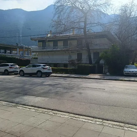 Апартаменты Four Reasons Apts