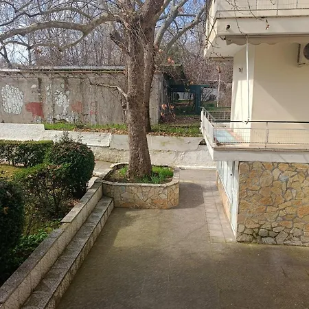 Апартаменты Four Reasons Apts