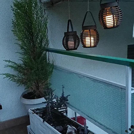 Four Reasons Apts * Камена-Вурла