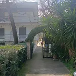 Melistia In Apartment *