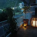 Melistia In * Καμένα Βούρλα