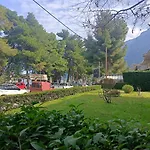 Melistia In * Kaména Vúrla