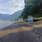 Melistia In Καμένα Βούρλα
