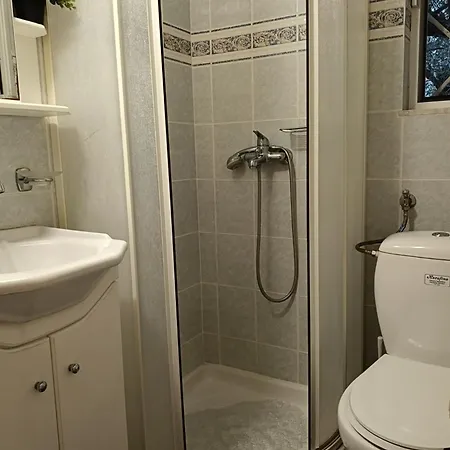 Apartament Four Reasons Apts *