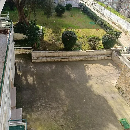 Apartament Four Reasons Apts *